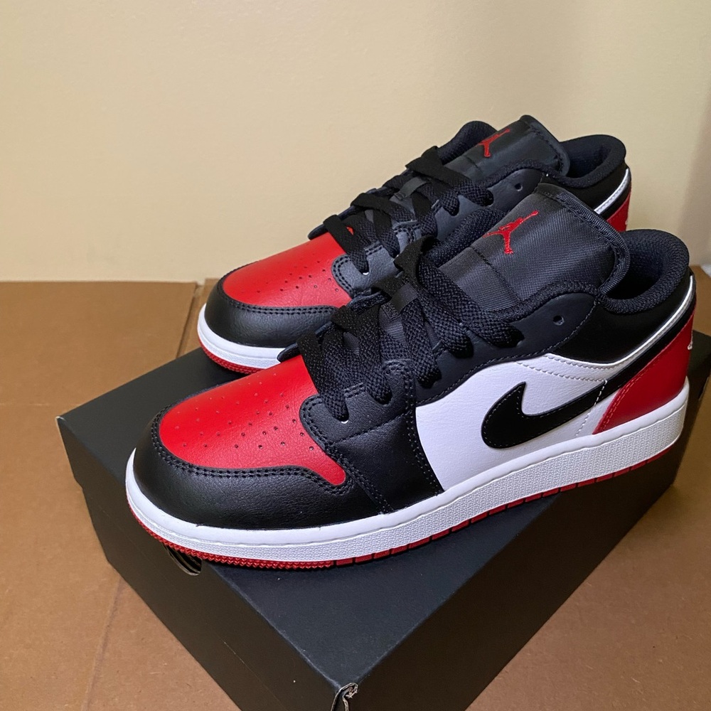Jordan 1 Low Bred Toe 6Y - Black, Red, and White